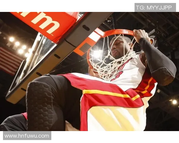 韦德传奇盖帽瞬间回顾展现篮球巨星的防守艺术与精彩时刻